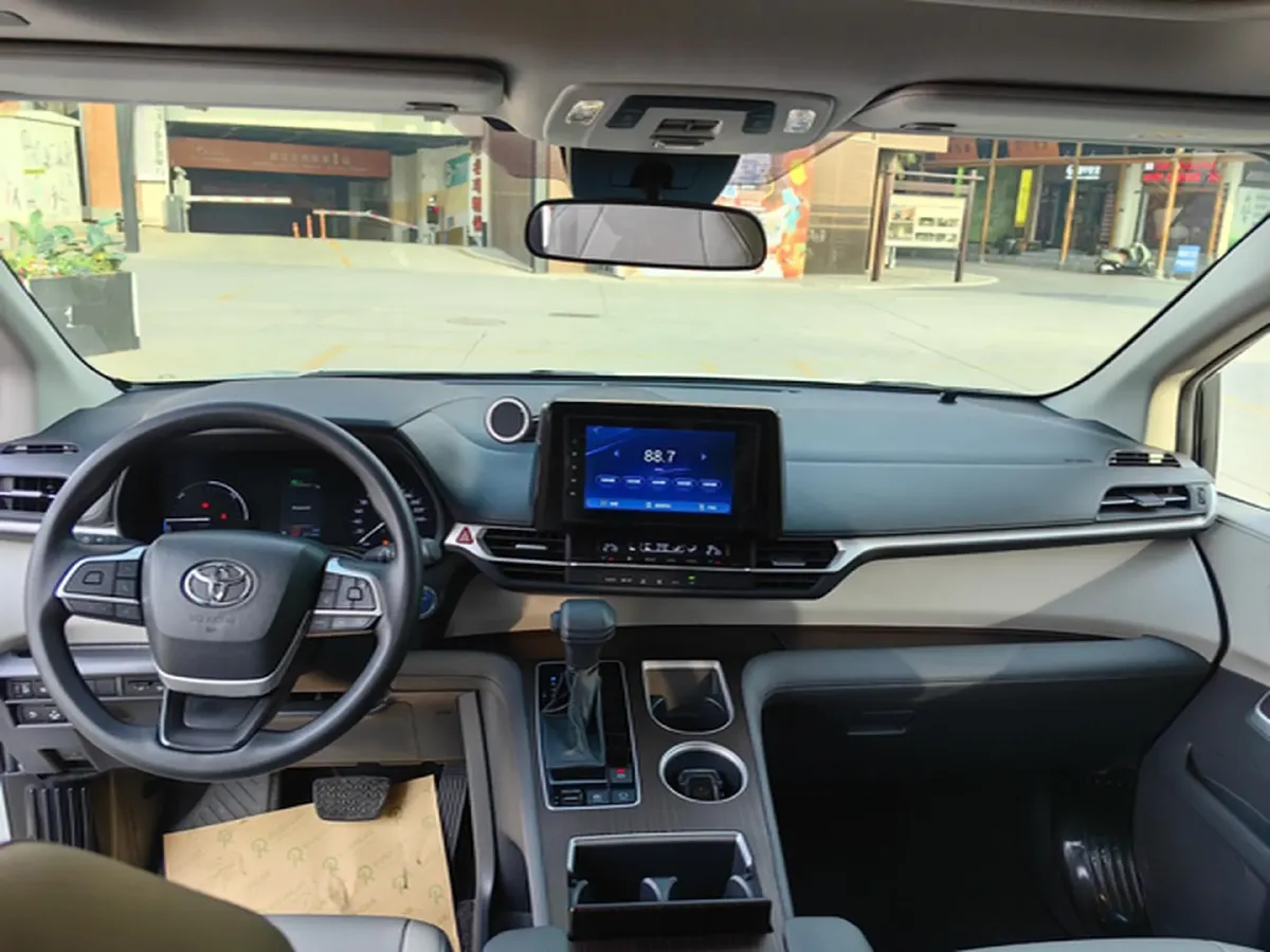 2023 Toyota Sienna 2.5L 189HP L4 E-CVT Hybrid,autocango,china used car exporter,china ev exporter,chinese used car exporter,chinese used ev exporter