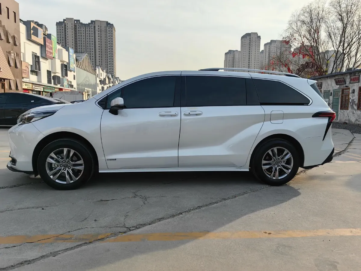 2023 Toyota Sienna 2.5L 189HP L4 E-CVT Hybrid,autocango,china used car exporter,china ev exporter,chinese used car exporter,chinese used ev exporter
