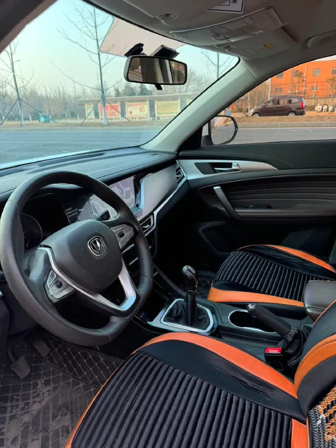 2019 ChangAn CS35 Plus 1.6L 128HP L4 5MT,autocango,china used car exporter,china ev exporter,chinese used car exporter,chinese used ev exporter