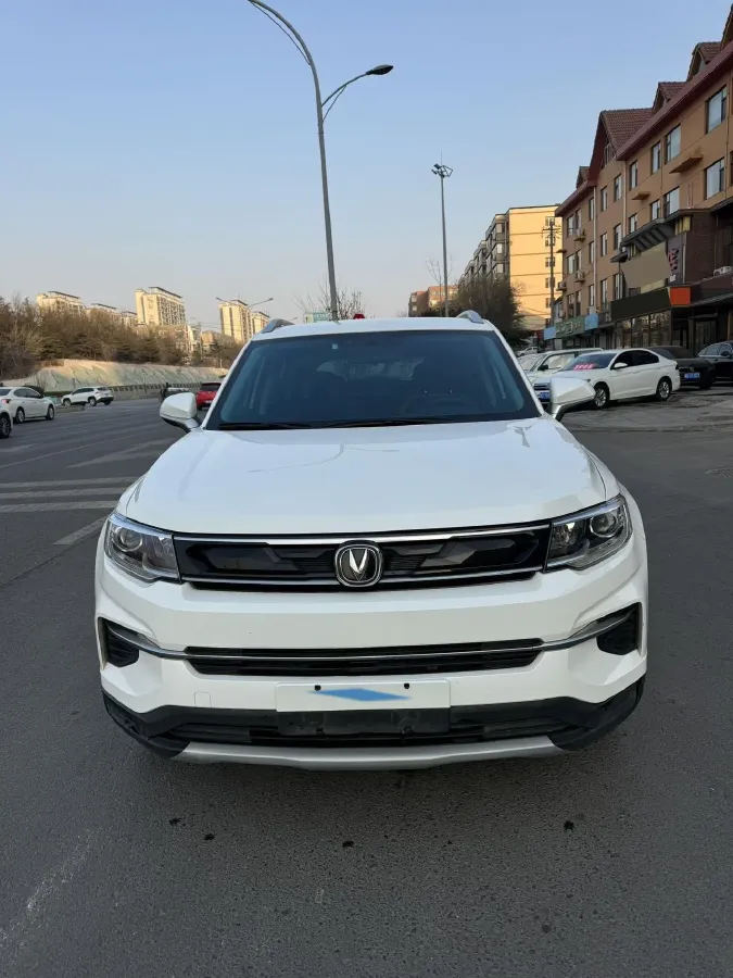 2019 ChangAn CS35 Plus 1.6L 128HP L4 5MT,autocango,china used car exporter,china ev exporter,chinese used car exporter,chinese used ev exporter