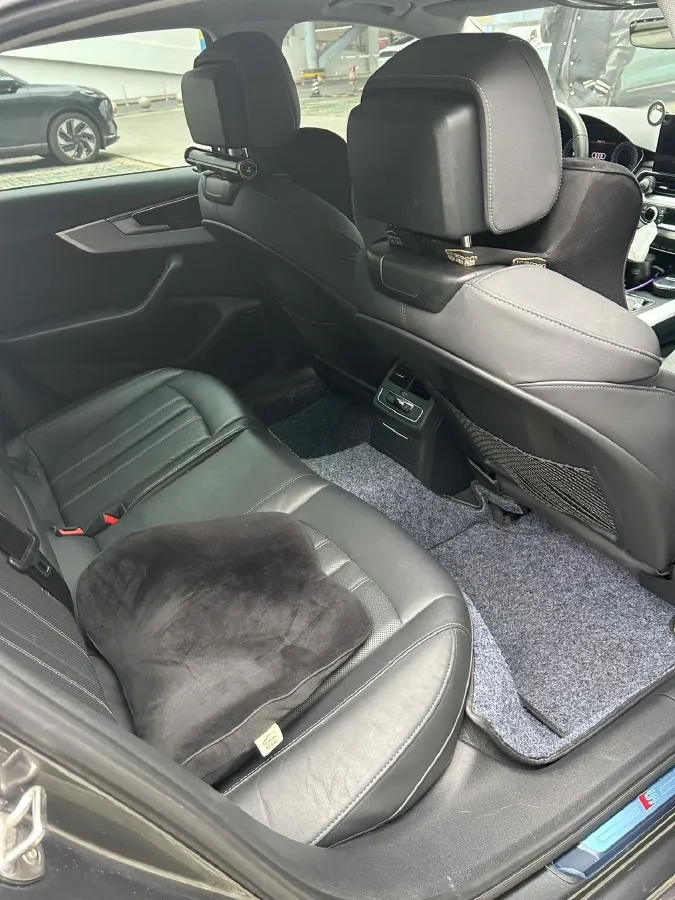 2020 Audi A4L 2.0T 190HP L4 7DCT,autocango,china used car exporter,china ev exporter,chinese used car exporter,chinese used ev exporter