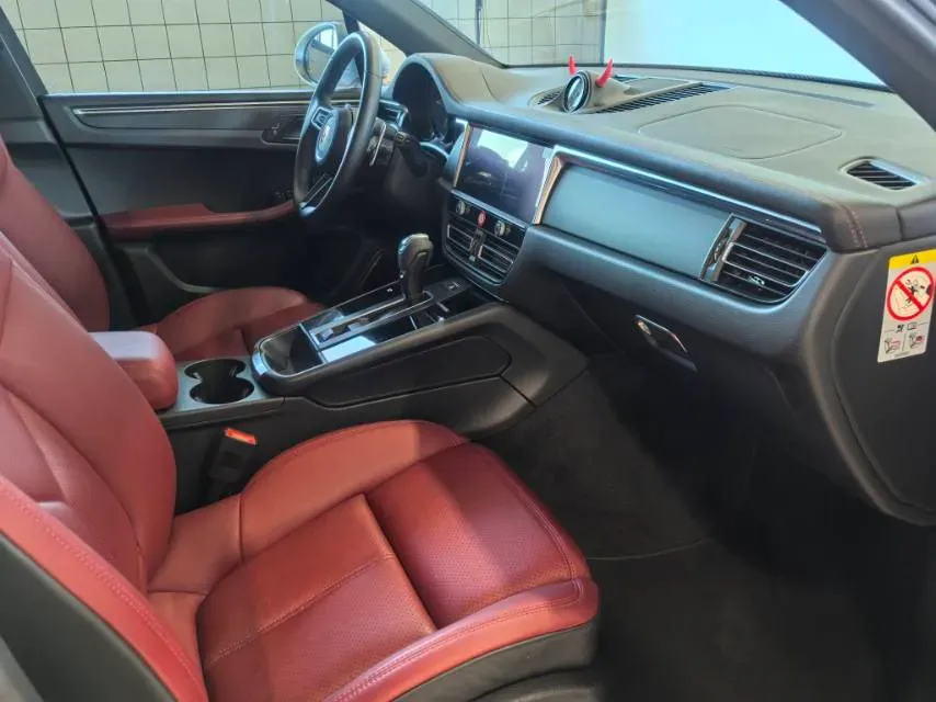 2022 Porsche Macan 2.0T 265HP L4 7DCT,autocango,china used car exporter,china ev exporter,chinese used car exporter,chinese used ev exporter