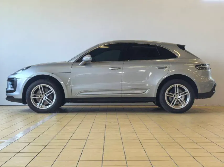 2022 Porsche Macan 2.0T 265HP L4 7DCT,autocango,china used car exporter,china ev exporter,chinese used car exporter,chinese used ev exporter