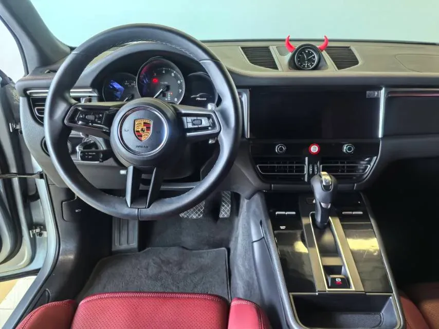 2022 Porsche Macan 2.0T 265HP L4 7DCT,autocango,china used car exporter,china ev exporter,chinese used car exporter,chinese used ev exporter