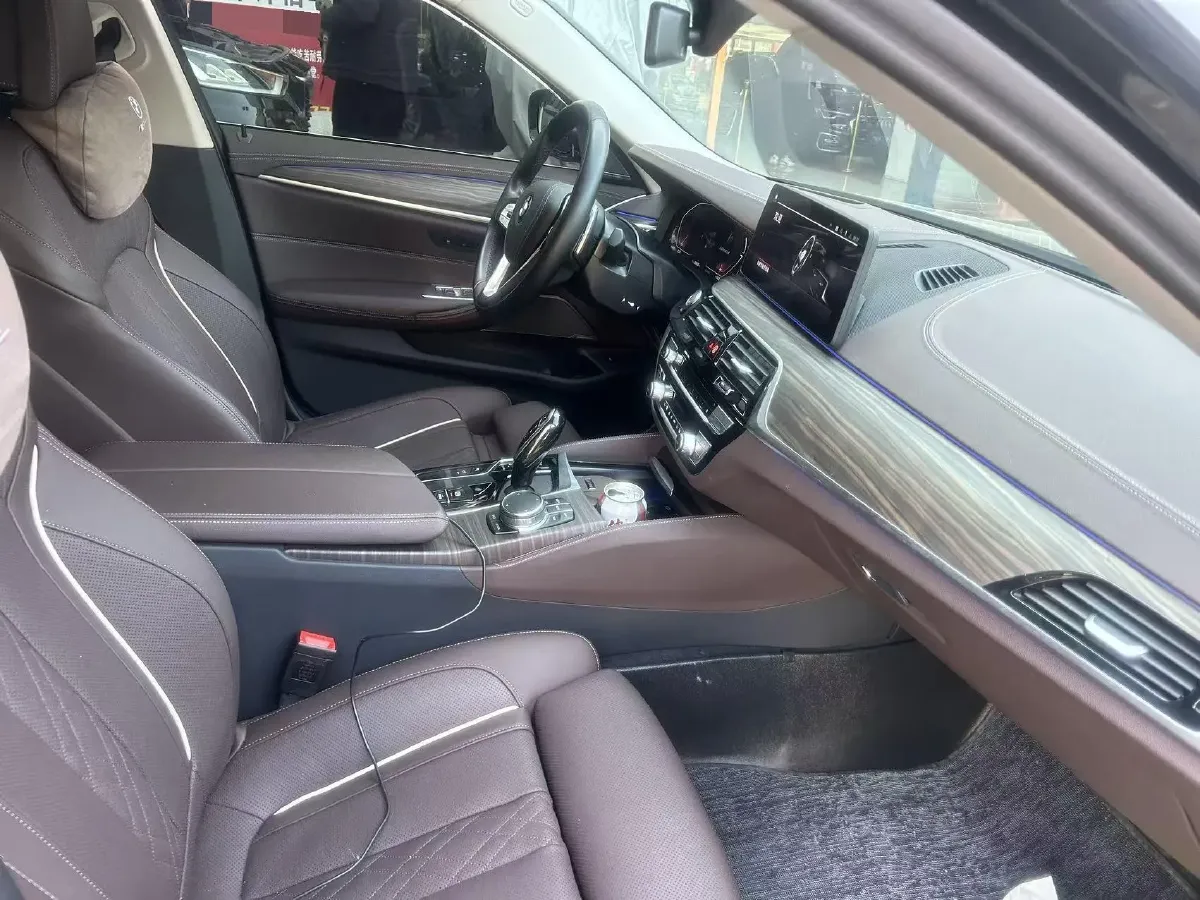 2023 BMW 5 Series 2.0T 245HP L4 8AT,autocango,china used car exporter,china ev exporter,chinese used car exporter,chinese used ev exporter