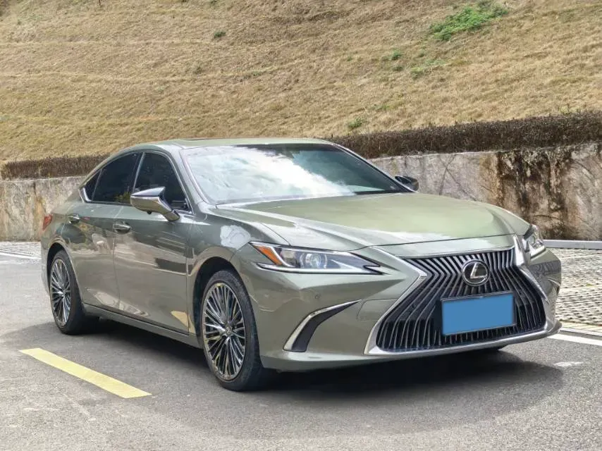 2020 Lexus ES 2.0L 173HP L4 CVT,autocango,china used car exporter,china ev exporter,chinese used car exporter,chinese used ev exporter