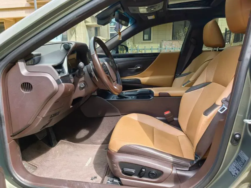 2020 Lexus ES 2.0L 173HP L4 CVT,autocango,china used car exporter,china ev exporter,chinese used car exporter,chinese used ev exporter