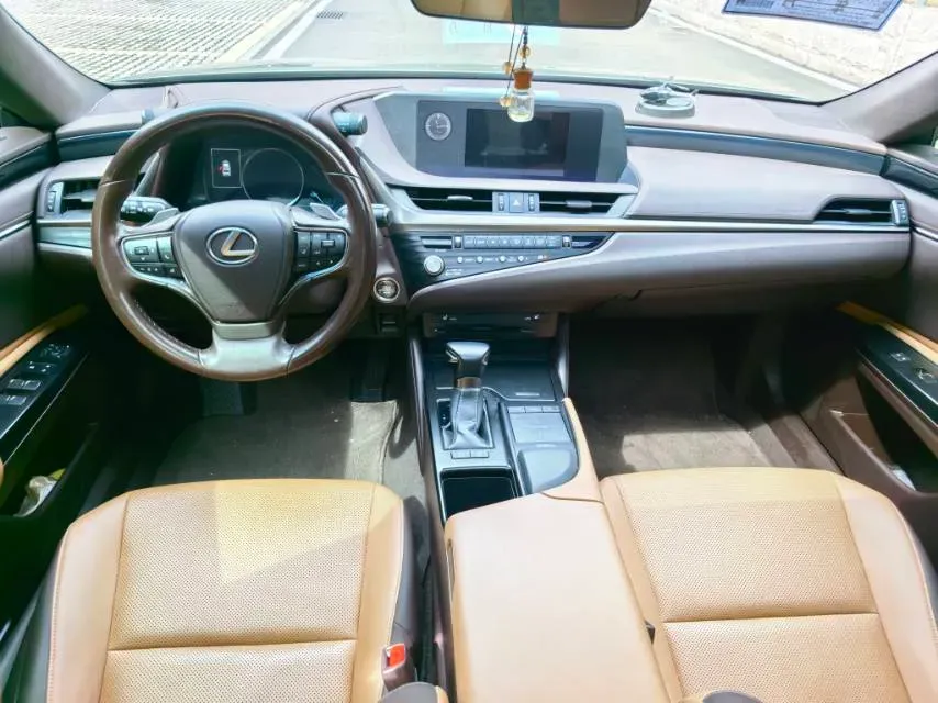 2020 Lexus ES 2.0L 173HP L4 CVT,autocango,china used car exporter,china ev exporter,chinese used car exporter,chinese used ev exporter