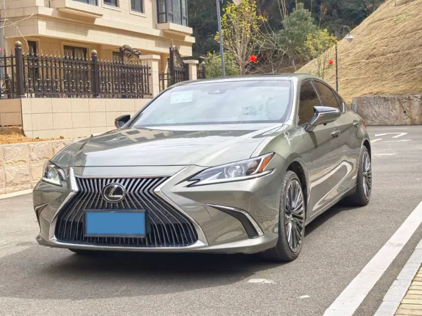 2020 Lexus ES 2.0L 173HP L4 CVT,autocango,china used car exporter,china ev exporter,chinese used car exporter,chinese used ev exporter