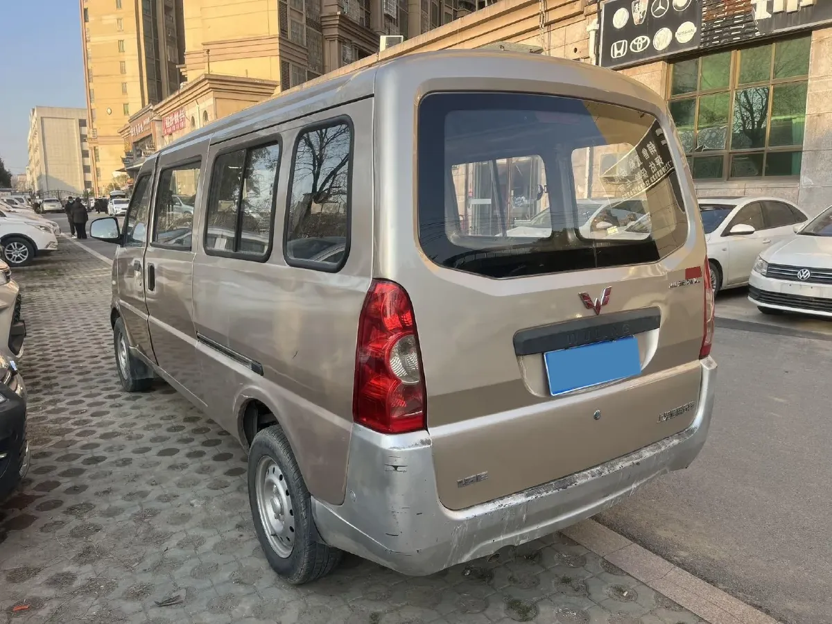 2021 WuLing RongGuang 1.5L 99HP L4 5MT,autocango,china used car exporter,china ev exporter,chinese used car exporter,chinese used ev exporter