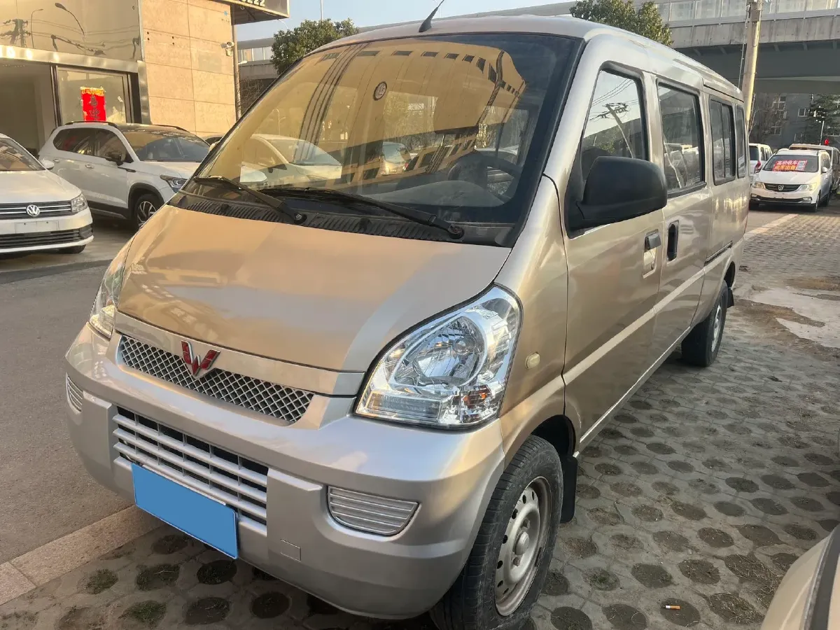 2021 WuLing RongGuang 1.5L 99HP L4 5MT,autocango,china used car exporter,china ev exporter,chinese used car exporter,chinese used ev exporter