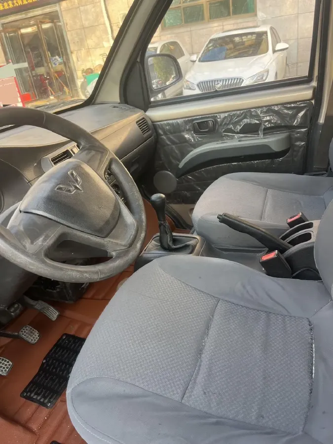 2021 WuLing RongGuang 1.5L 99HP L4 5MT,autocango,china used car exporter,china ev exporter,chinese used car exporter,chinese used ev exporter