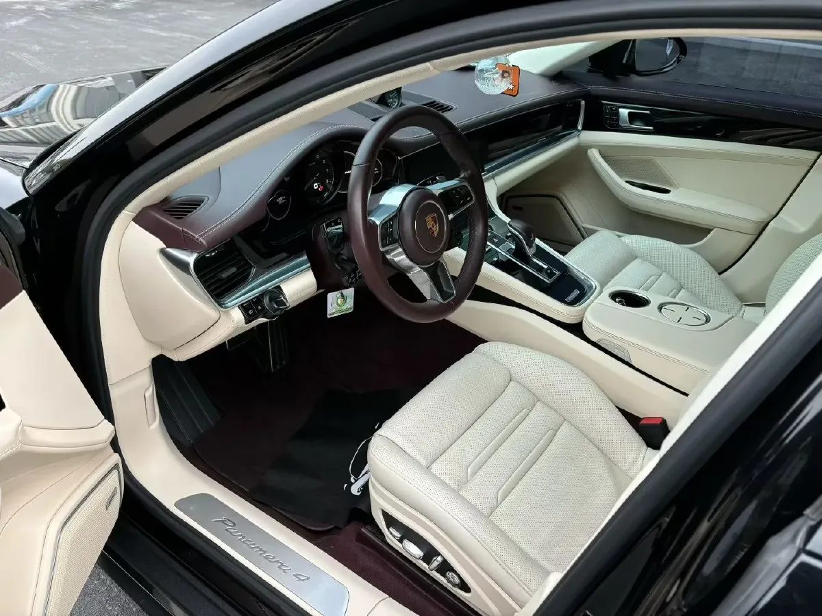 2017 BMW 7 Series 3.0T 326HP L6 8AT,autocango,china used car exporter,china ev exporter,chinese used car exporter,chinese used ev exporter