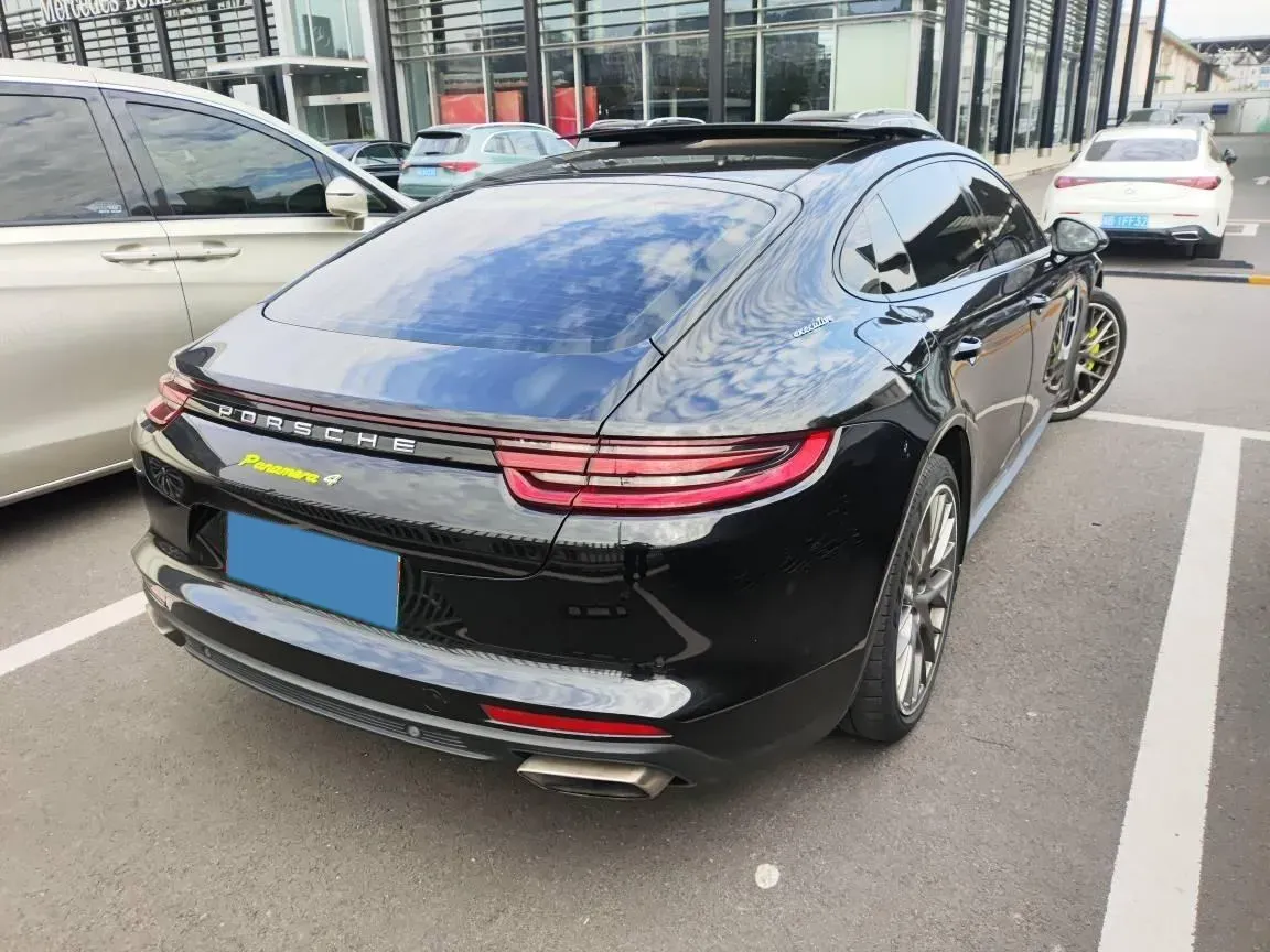 2017 BMW 7 Series 3.0T 326HP L6 8AT,autocango,china used car exporter,china ev exporter,chinese used car exporter,chinese used ev exporter