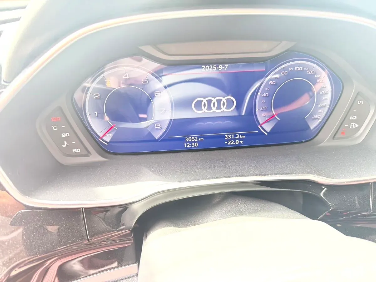 2024 Audi Q3 2.0T 186HP L4 7DCT,autocango,china used car exporter,china ev exporter,chinese used car exporter,chinese used ev exporter