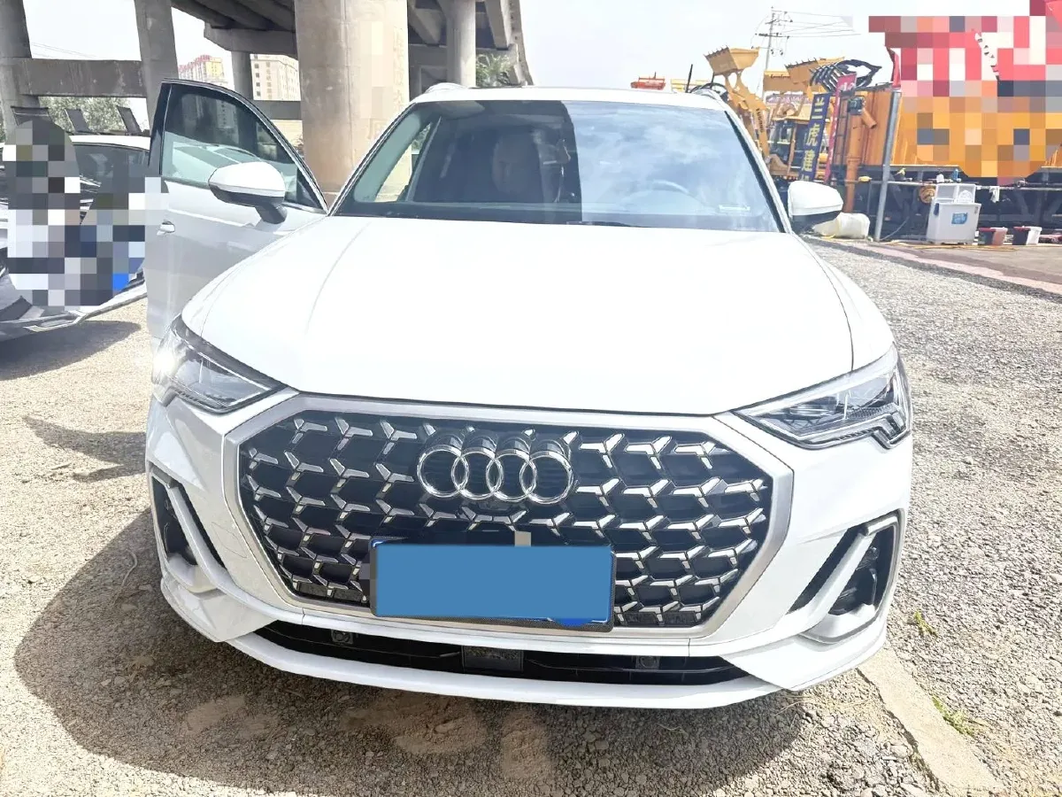 2024 Audi Q3 2.0T 186HP L4 7DCT,autocango,china used car exporter,china ev exporter,chinese used car exporter,chinese used ev exporter