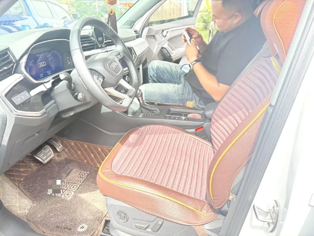 2024 Audi Q3 2.0T 186HP L4 7DCT,autocango,china used car exporter,china ev exporter,chinese used car exporter,chinese used ev exporter