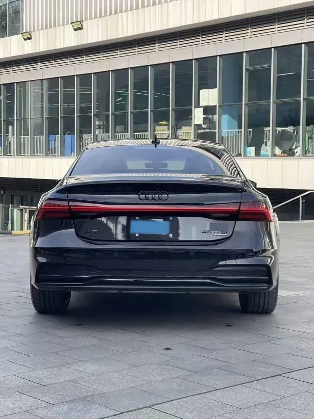 2024 Audi A7L 2.0T 245HP L4 7DCT,autocango,china used car exporter,china ev exporter,chinese used car exporter,chinese used ev exporter