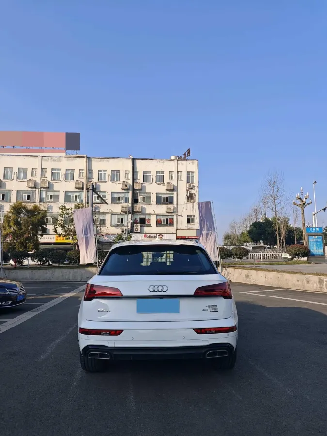 2023 Audi Q5L 2.0T 190HP L4 7DCT,autocango,china used car exporter,china ev exporter,chinese used car exporter,chinese used ev exporter