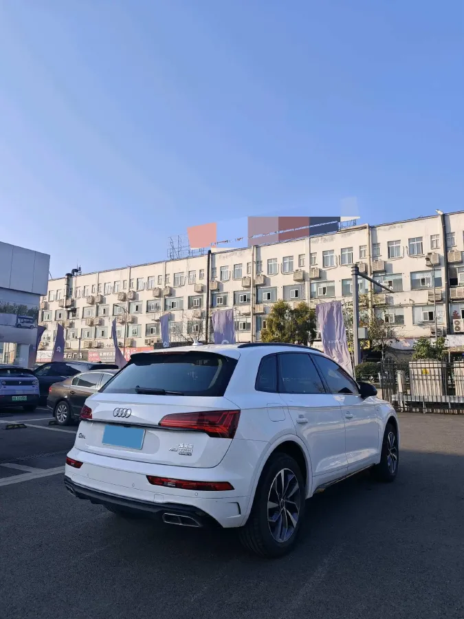 2023 Audi Q5L 2.0T 190HP L4 7DCT,autocango,china used car exporter,china ev exporter,chinese used car exporter,chinese used ev exporter