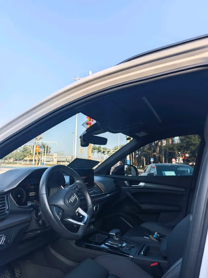 2023 Audi Q5L 2.0T 190HP L4 7DCT,autocango,china used car exporter,china ev exporter,chinese used car exporter,chinese used ev exporter