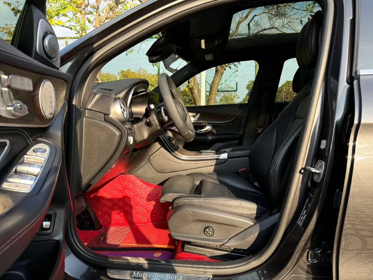 2021 Mercedes-Benz GLC Class 2.0T 258HP L4 9AT,autocango,china used car exporter,china ev exporter,chinese used car exporter,chinese used ev exporter