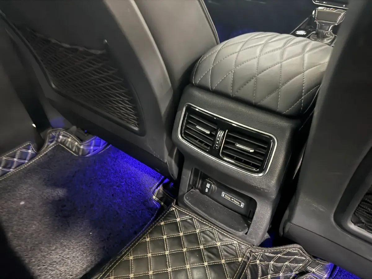 2019 HongQi HS5 2.0T 224HP L4 6AT,autocango,china used car exporter,china ev exporter,chinese used car exporter,chinese used ev exporter