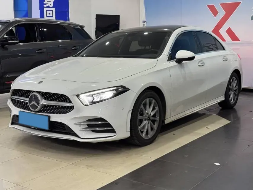 2020 Mercedes-Benz A Class 1.3T 163HP L4 7DCT,autocango,china used car exporter,china ev exporter,chinese used car exporter,chinese used ev exporter