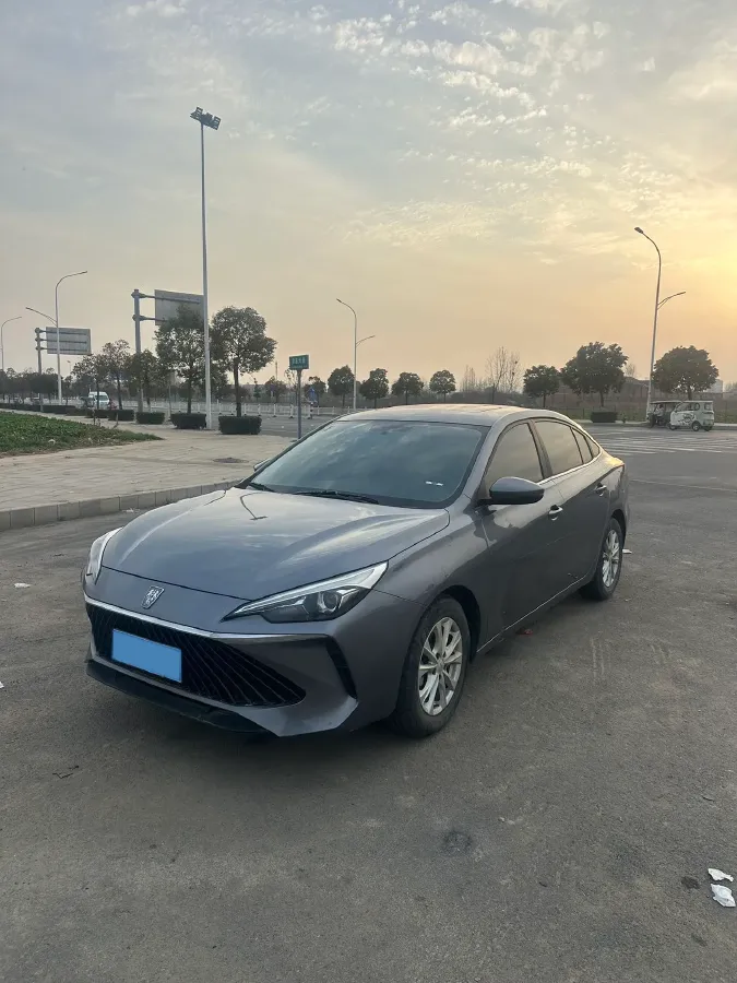 2023 Roewe i5 1.5L 129HP L4 5MT,autocango,china used car exporter,china ev exporter,chinese used car exporter,chinese used ev exporter