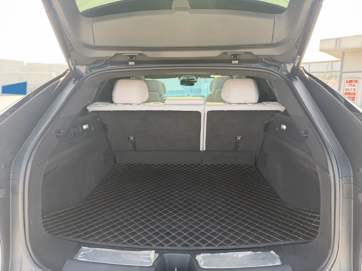 2024 Cadillac IQ Lyriq BEV 68.4KWH,autocango,china used car exporter,china ev exporter,chinese used car exporter,chinese used ev exporter