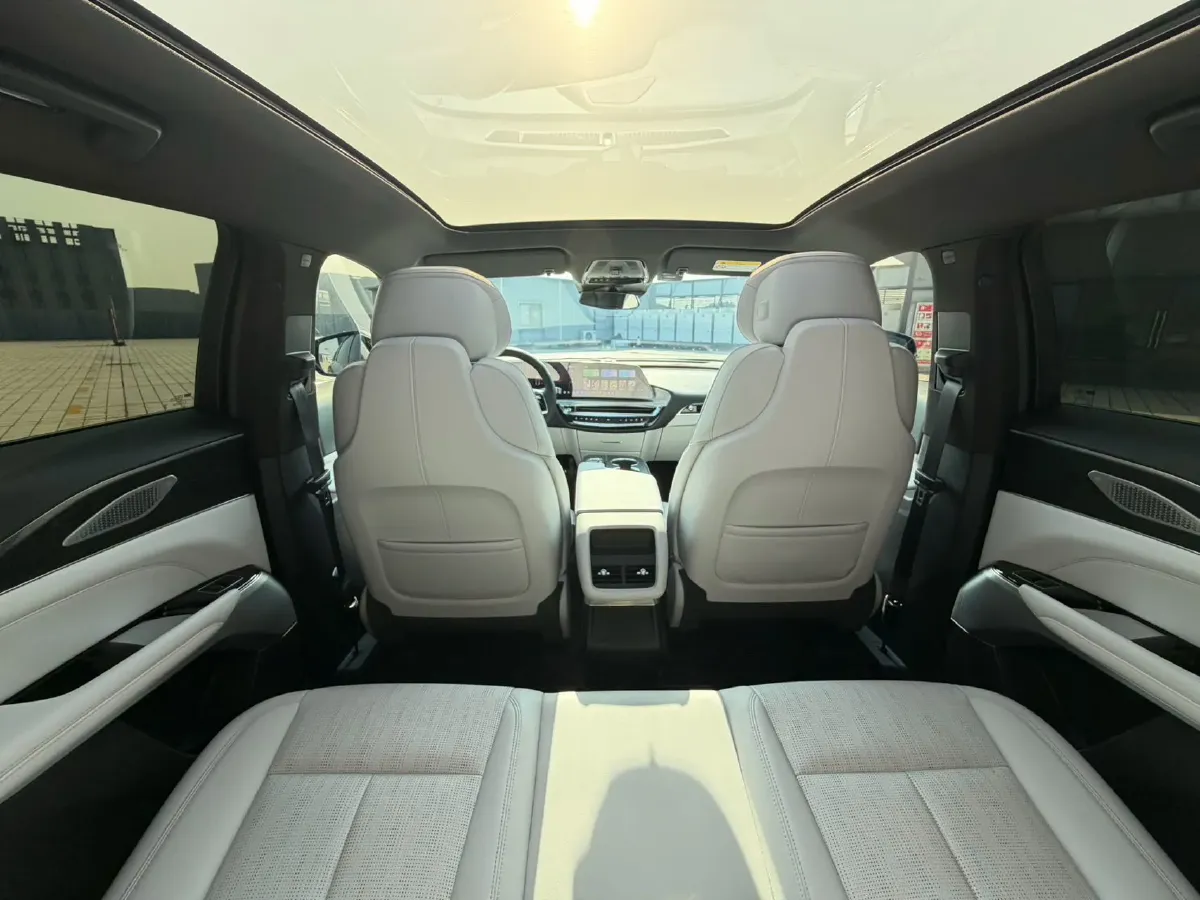 2024 Cadillac IQ Lyriq BEV 68.4KWH,autocango,china used car exporter,china ev exporter,chinese used car exporter,chinese used ev exporter