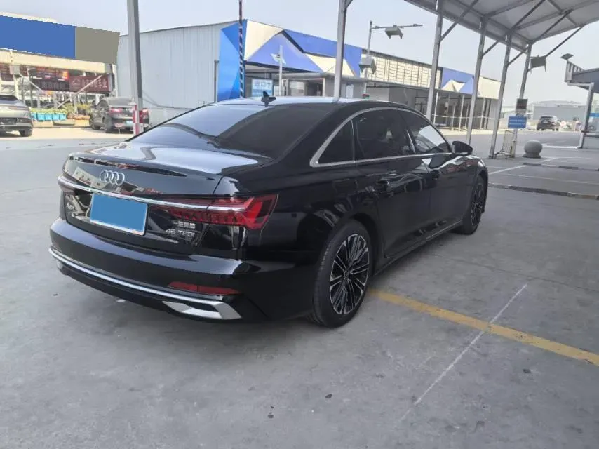 2024 Audi A6L 2.0T 245HP L4 7DCT,autocango,china used car exporter,china ev exporter,chinese used car exporter,chinese used ev exporter