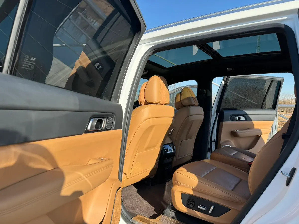 2021 Li ONE Range Extended 131HP REEV 40.5KWH,autocango,china used car exporter,china ev exporter,chinese used car exporter,chinese used ev exporter