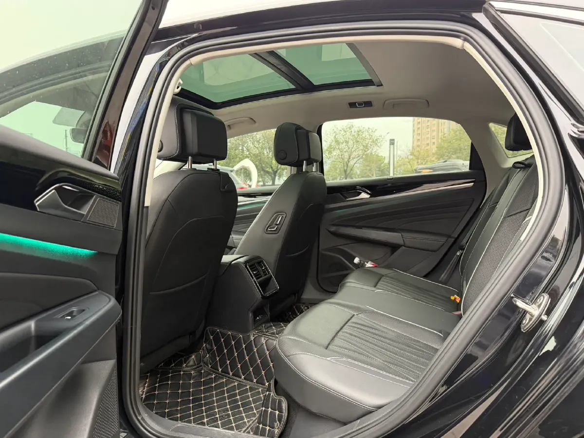 2022 Xpeng P7 BEV 60.2KWH,autocango,china used car exporter,china ev exporter,chinese used car exporter,chinese used ev exporter