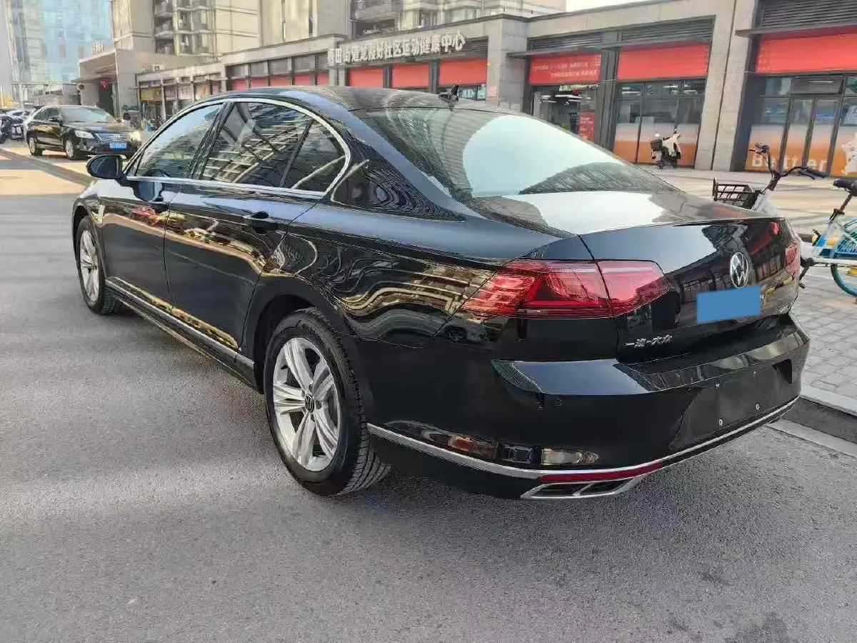 2025 Volkswagen Magotan 1.4T 150HP L4 7DCT,autocango,china used car exporter,china ev exporter,chinese used car exporter,chinese used ev exporter