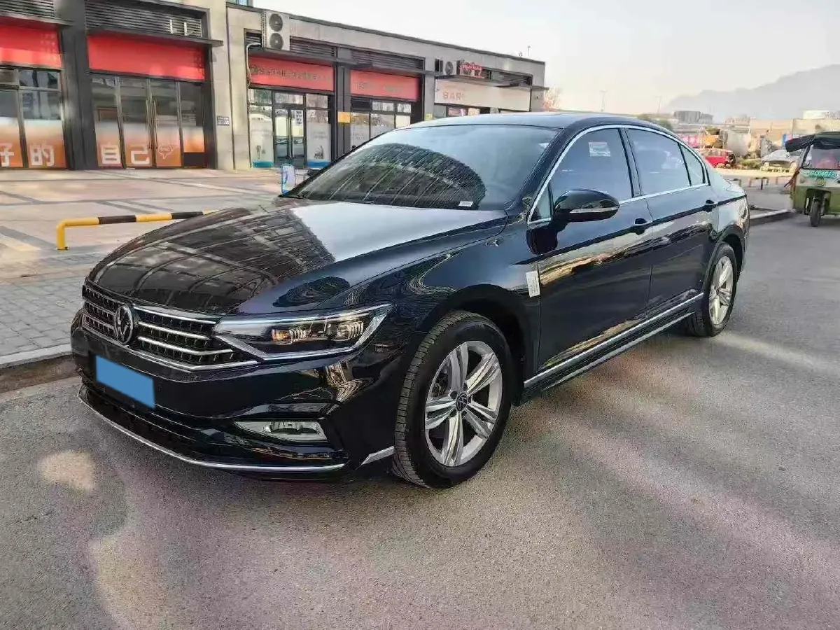 2025 Volkswagen Magotan 1.4T 150HP L4 7DCT,autocango,china used car exporter,china ev exporter,chinese used car exporter,chinese used ev exporter