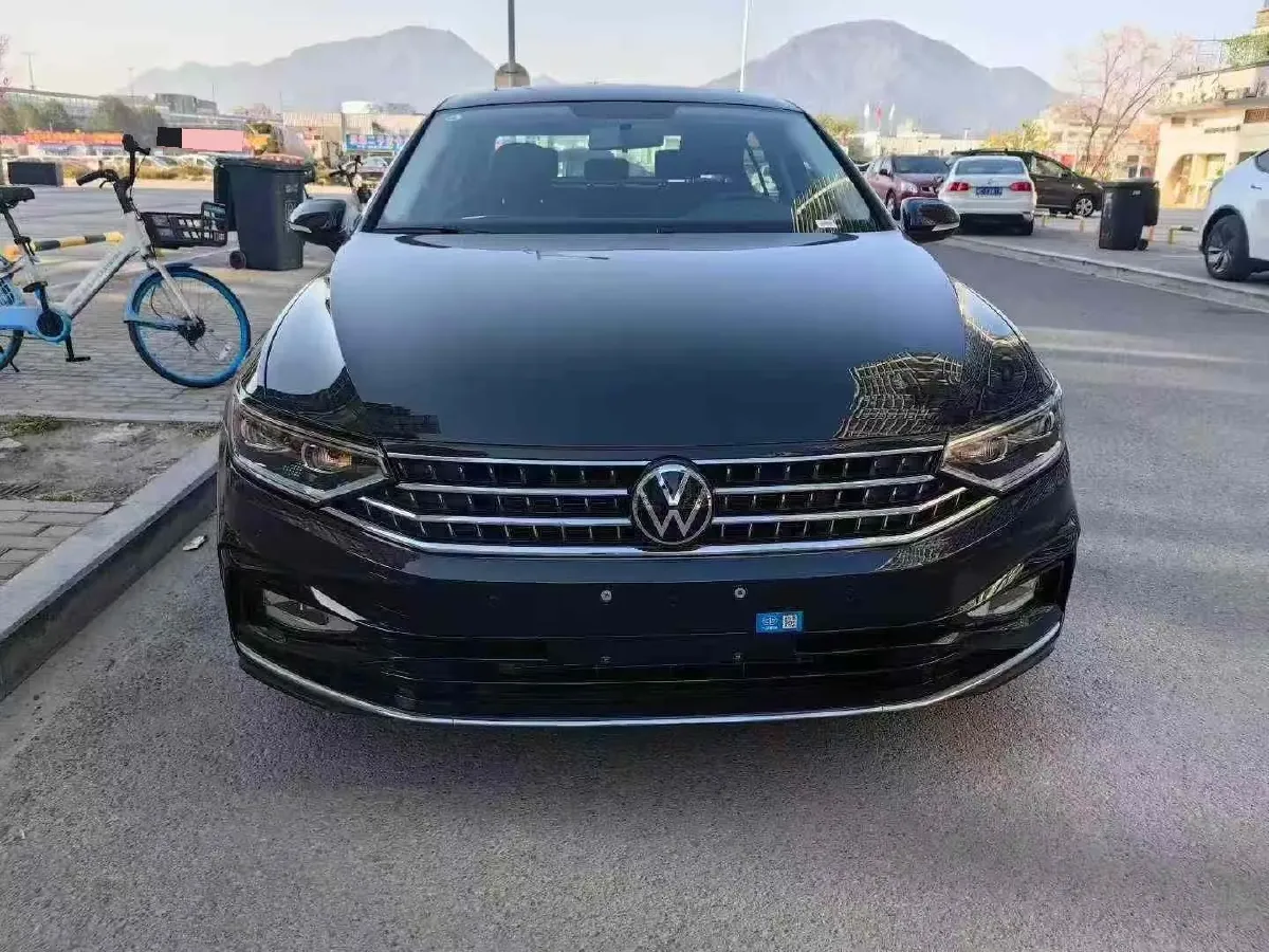 2025 Volkswagen Magotan 1.4T 150HP L4 7DCT,autocango,china used car exporter,china ev exporter,chinese used car exporter,chinese used ev exporter