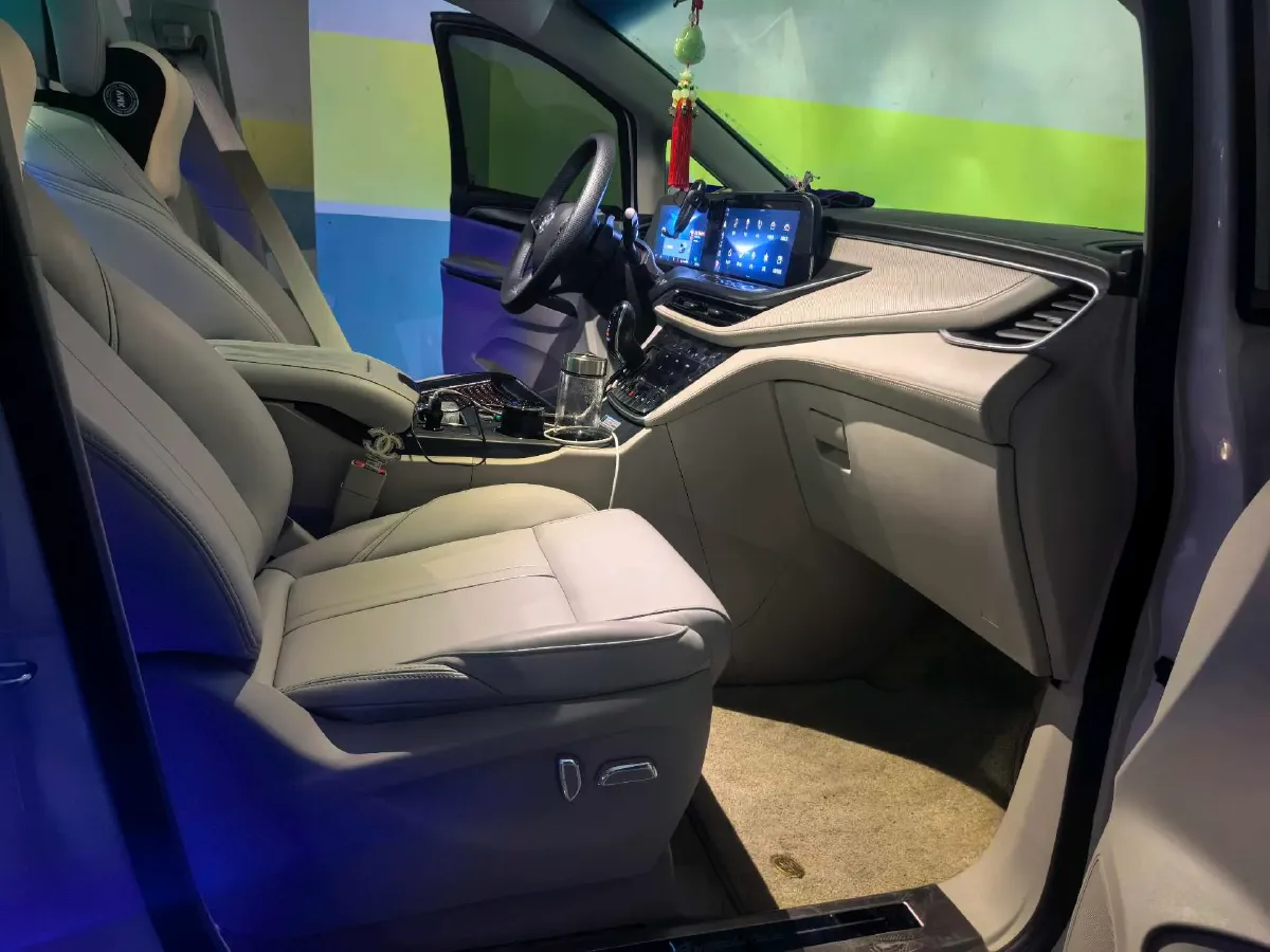 2023 Buick GL8 2.0T 237HP L4 9AT,autocango,china used car exporter,china ev exporter,chinese used car exporter,chinese used ev exporter