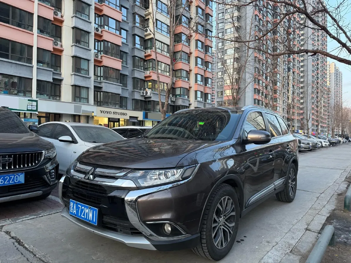 2017 Mitsubishi Outlander 2.0L 166HP L4 CVT,autocango,china used car exporter,china ev exporter,chinese used car exporter,chinese used ev exporter