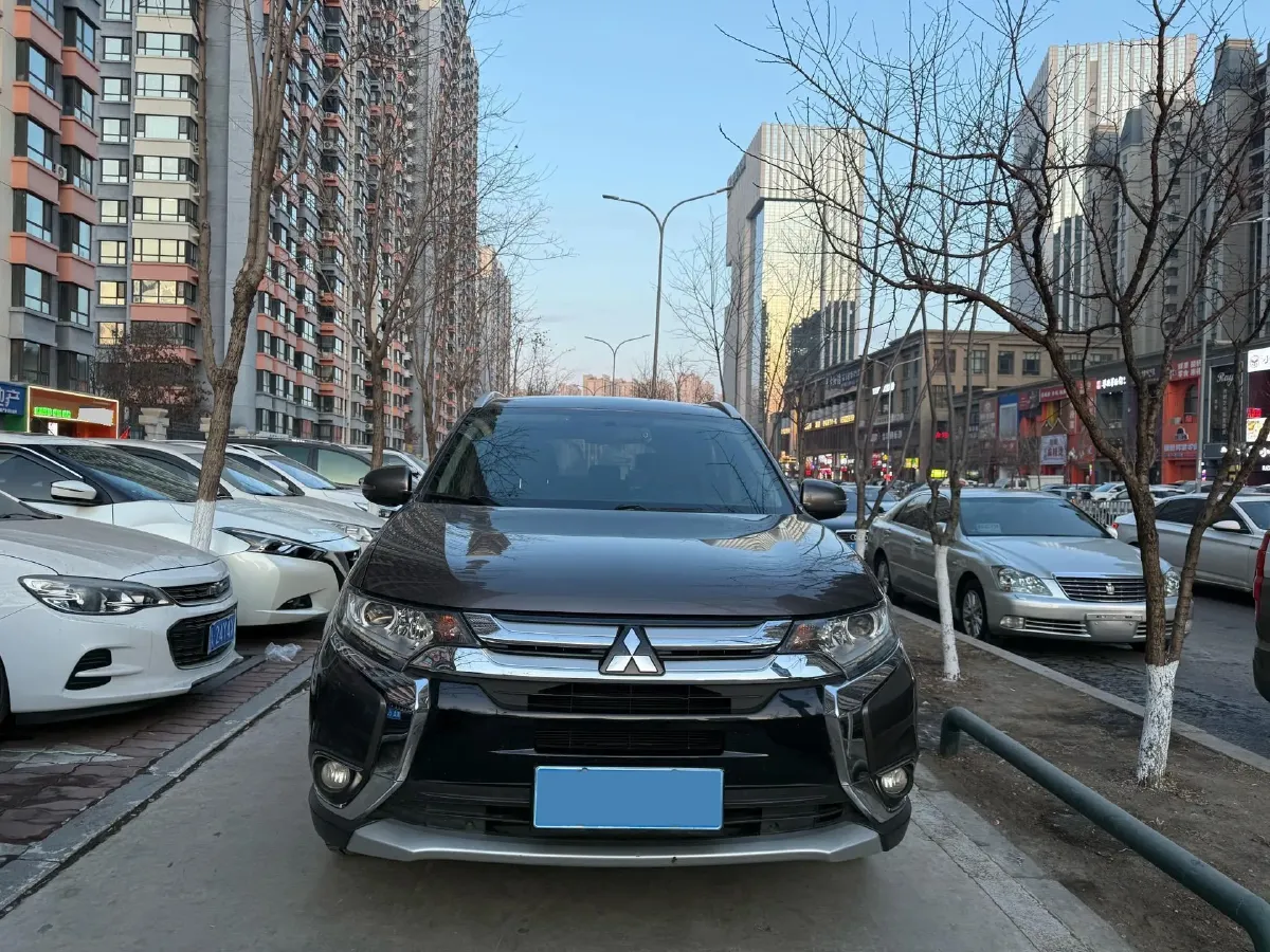 2017 Mitsubishi Outlander 2.0L 166HP L4 CVT,autocango,china used car exporter,china ev exporter,chinese used car exporter,chinese used ev exporter