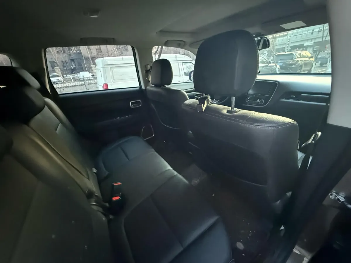 2017 Mitsubishi Outlander 2.0L 166HP L4 CVT,autocango,china used car exporter,china ev exporter,chinese used car exporter,chinese used ev exporter