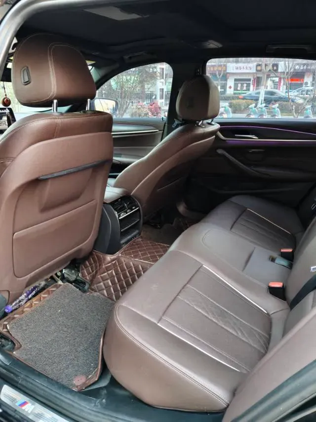 2022 BMW 5 Series 2.0T 252HP L4 8AT,autocango,china used car exporter,china ev exporter,chinese used car exporter,chinese used ev exporter