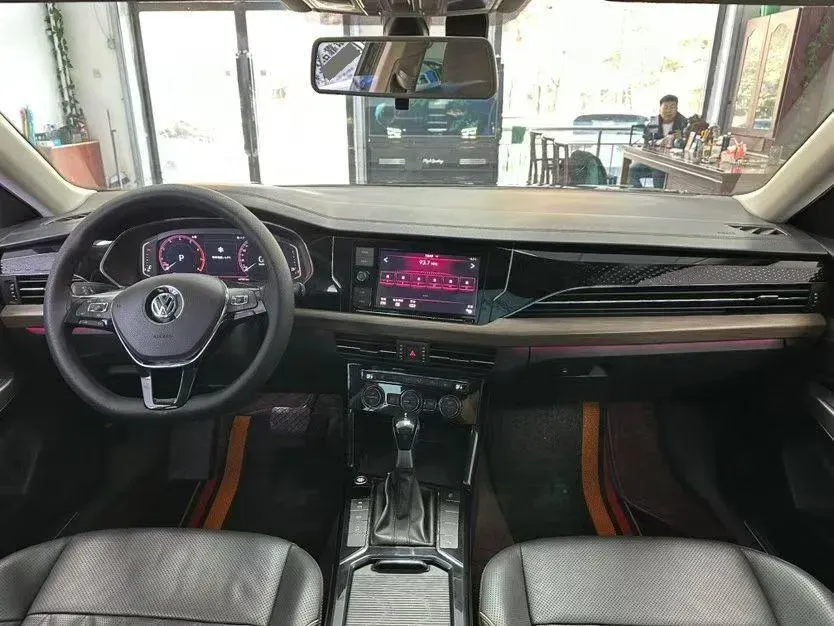 2019 Volvo V40 1.5T 152HP L4 6AT,autocango,china used car exporter,china ev exporter,chinese used car exporter,chinese used ev exporter