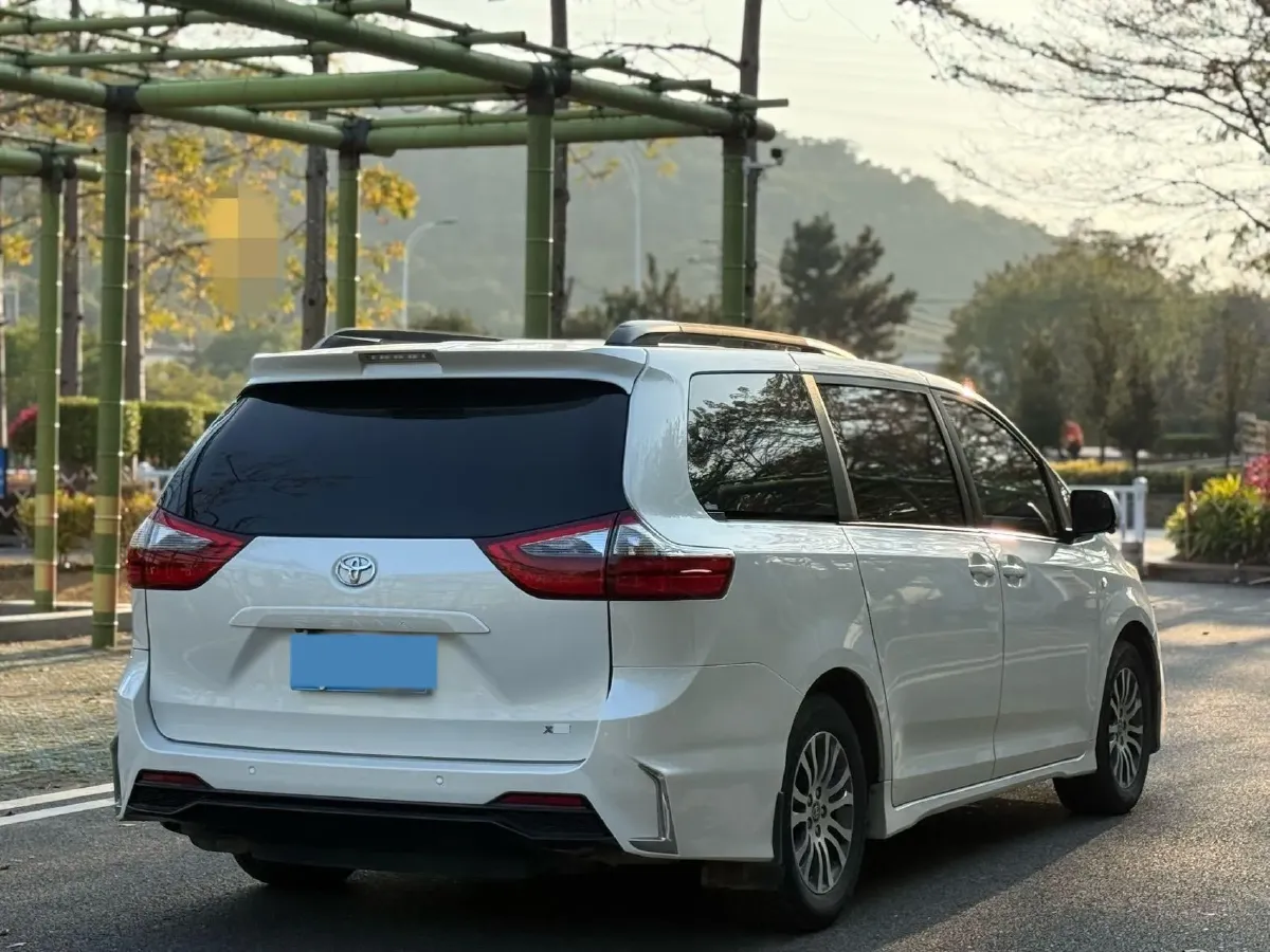 2019 Toyota Camry 2.0L 178HP L4 CVT,autocango,china used car exporter,china ev exporter,chinese used car exporter,chinese used ev exporter