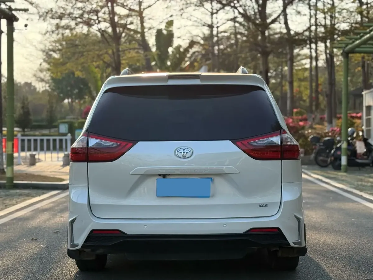 2019 Toyota Camry 2.0L 178HP L4 CVT,autocango,china used car exporter,china ev exporter,chinese used car exporter,chinese used ev exporter