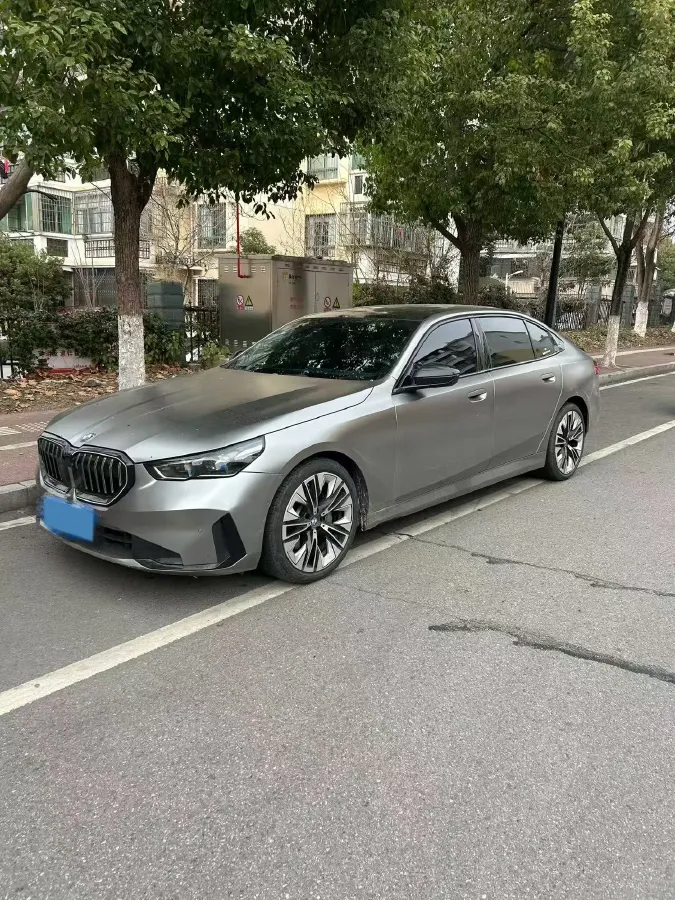 2024 BMW 5 Series 2.0T 258HP L4 8AT,autocango,china used car exporter,china ev exporter,chinese used car exporter,chinese used ev exporter