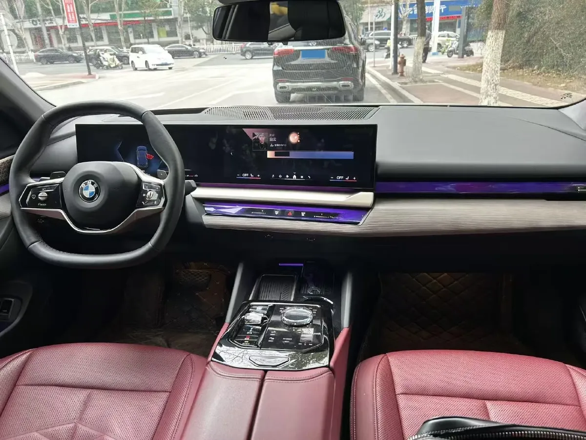 2024 BMW 5 Series 2.0T 258HP L4 8AT,autocango,china used car exporter,china ev exporter,chinese used car exporter,chinese used ev exporter