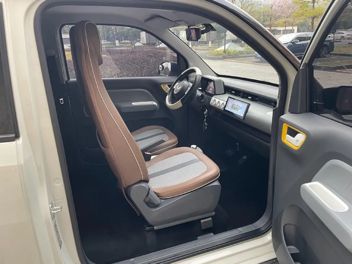 2022 WuLing HongGuang MINI EV BEV 26.5KWH,autocango,china used car exporter,china ev exporter,chinese used car exporter,chinese used ev exporter