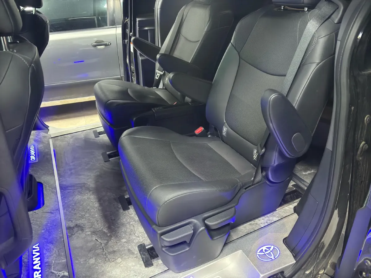 2024 Toyota Granvia 2.5L 189HP L4 E-CVT Hybrid,autocango,china used car exporter,china ev exporter,chinese used car exporter,chinese used ev exporter