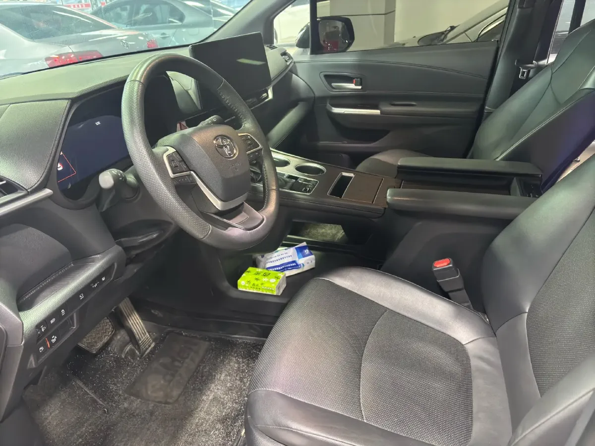 2024 Toyota Granvia 2.5L 189HP L4 E-CVT Hybrid,autocango,china used car exporter,china ev exporter,chinese used car exporter,chinese used ev exporter